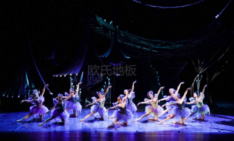 舞臺(tái)木地板的優(yōu)點(diǎn)