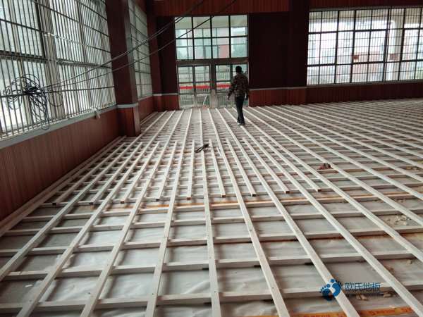 45度斜鋪龍骨運動體育木地板