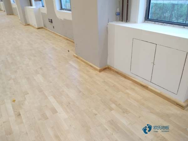 體育場地板哪個牌子環保