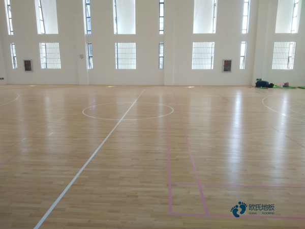 普通運動館木地板施工團隊