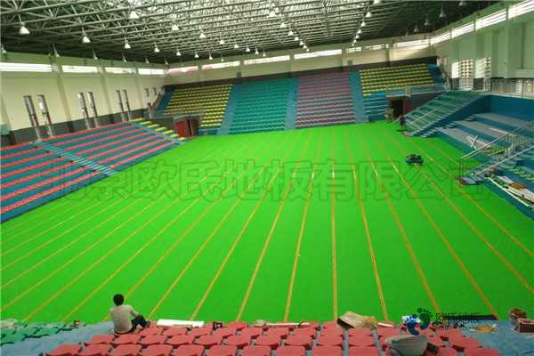 尋求運(yùn)動型地板牌子