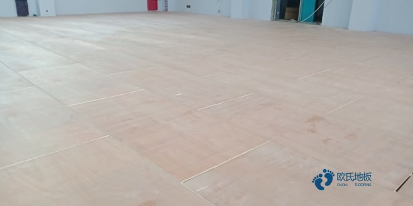 松木運動場館木地板怎樣保養(yǎng)