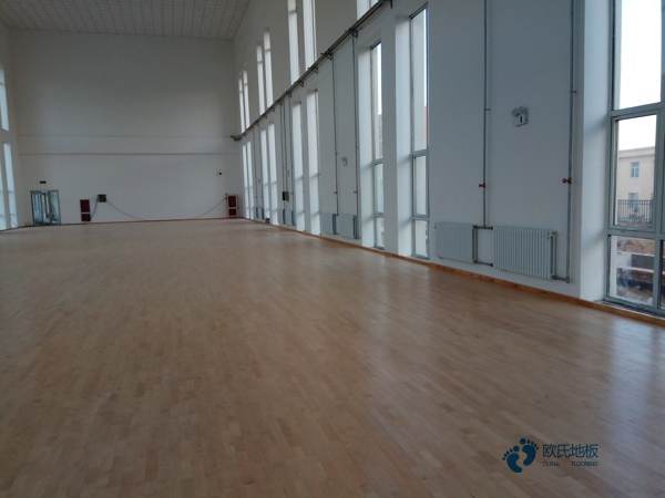 一般體育場(chǎng)木地板施工單位