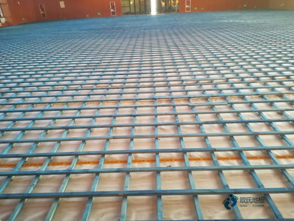 大學運動場地板安裝公司