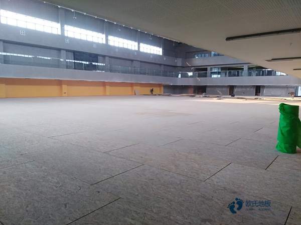 高端體育場館地板安裝公司