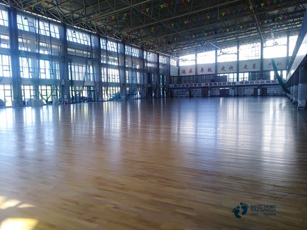 20厚運動場館地板安裝公司