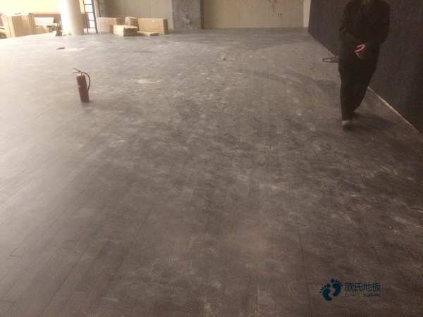 供應籃球場木地板安裝公司