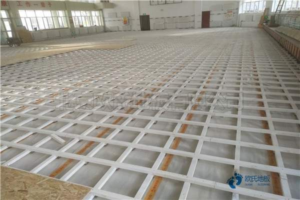 定制籃球場地地板安裝公司