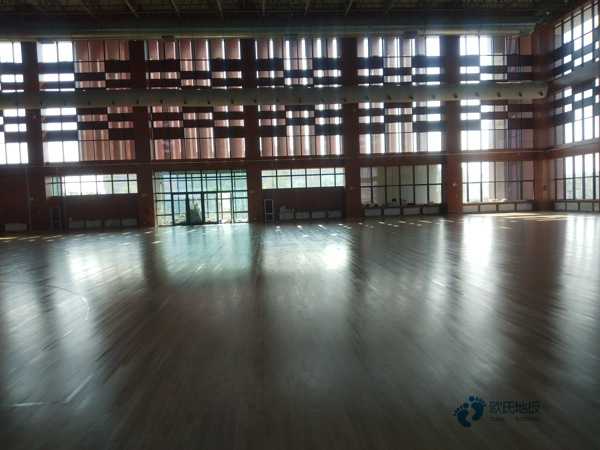 那有體育館地板哪個(gè)牌子較環(huán)保