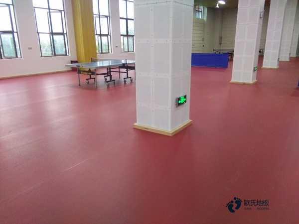 學(xué)?；@球場(chǎng)地木地板耐磨