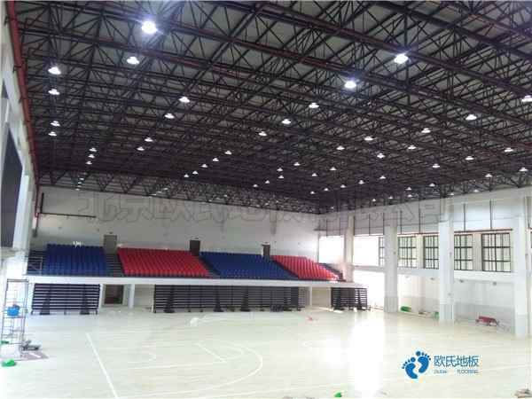 雙層龍骨運動場地地板怎樣保養