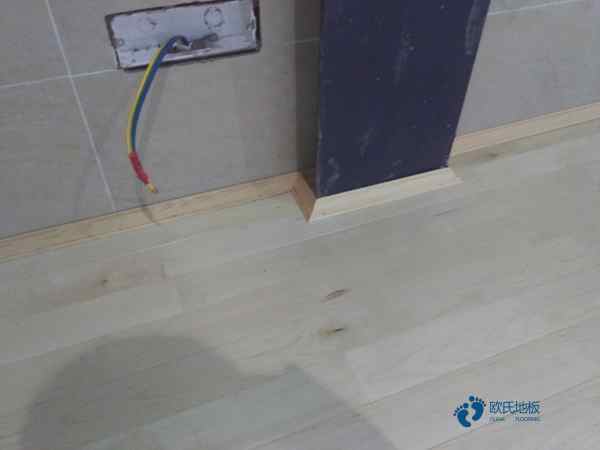 雙層龍骨運(yùn)動(dòng)場(chǎng)地木地板環(huán)保