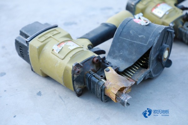 體育運(yùn)動(dòng)地板價(jià)格表