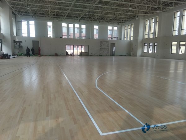 學校籃球館地板何處買