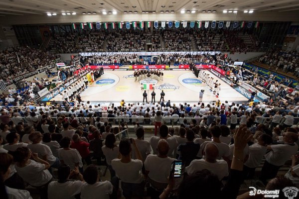 學?；@球體育木地板施工流程