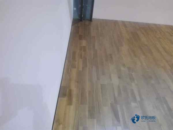 那有體育場地板哪個牌子較環保