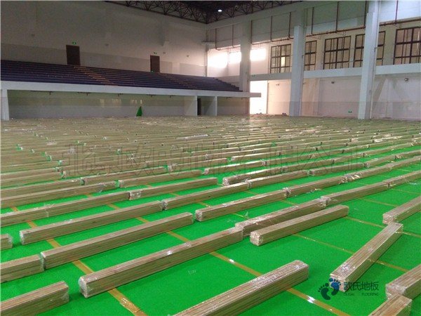 那有體育場館地板廠家報價