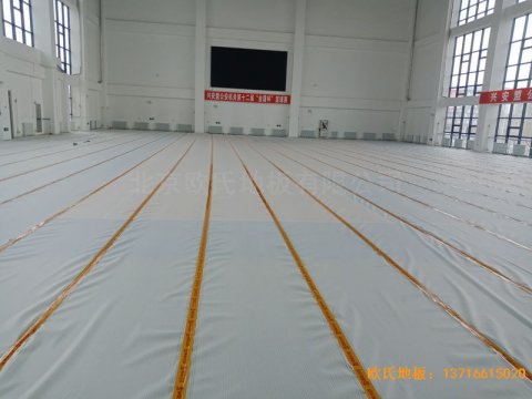 青島黃島區濱海街道中心小學體育木地板安裝案