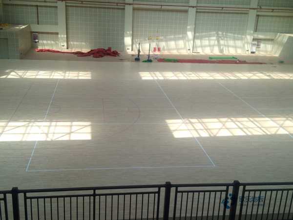 好看的體育籃球木地板價錢