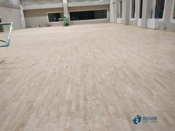 那里有籃球木地板每平方價格