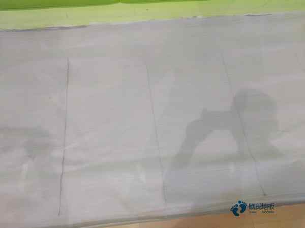 那里有籃球木地板價格是多少