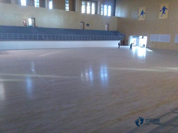 好看的體育籃球木地板價位