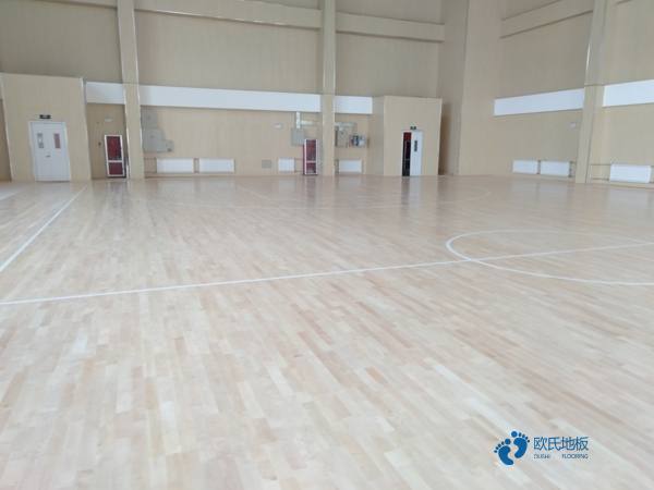 運(yùn)動籃球木地板生產(chǎn)商1