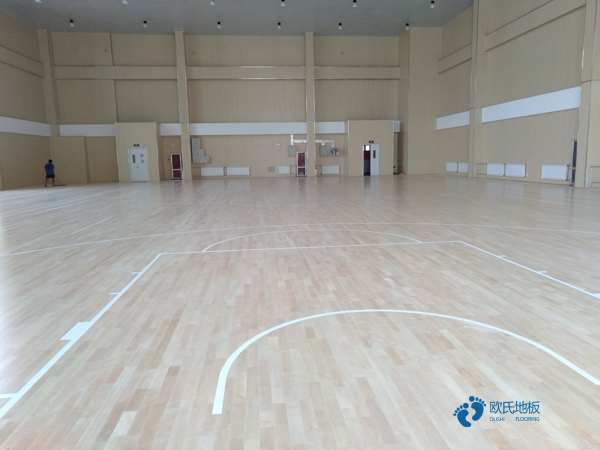運(yùn)動籃球木地板生產(chǎn)商2
