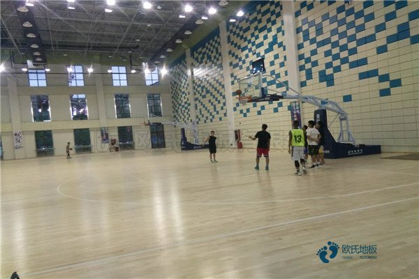 耐磨體育場木地板1