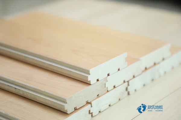 優惠的籃球體育地板多少錢一平方米