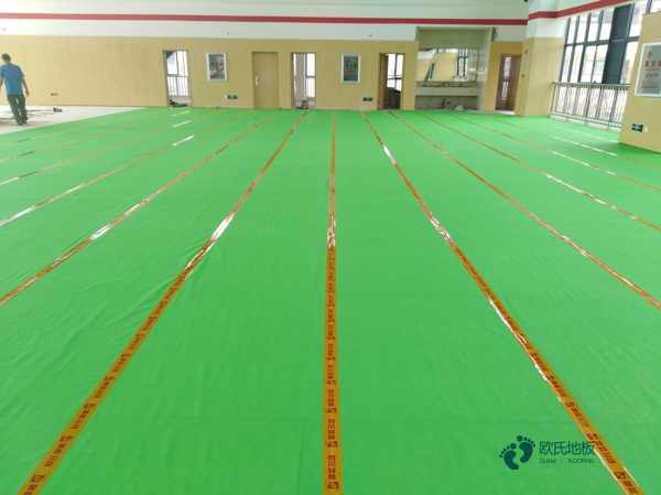 普通體育籃球木地板價格是多少