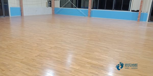 一般籃球體育地板哪個便宜