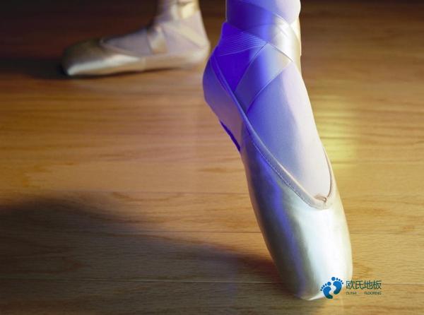 懸浮籃球運動木地板維護保養