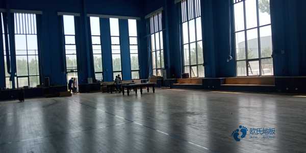 體育地板安裝費用