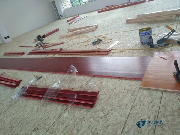 優惠的體育地板的參數