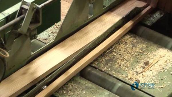 那有體育運(yùn)動(dòng)木地板防潮