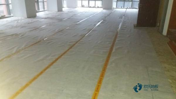 優惠的體育地板標準