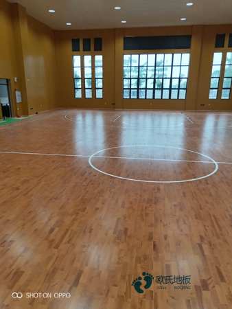 用什么籃球體育地板費用