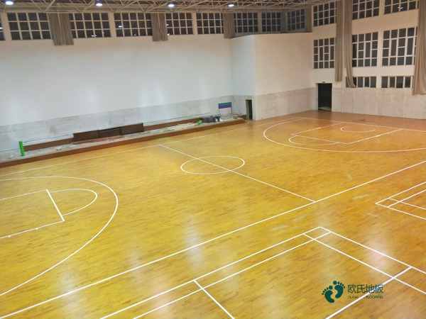 學?；@球場地木地板沖擊測試3