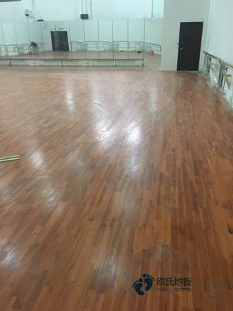 室內(nèi)運(yùn)動(dòng)木地板用什么木質(zhì)的好