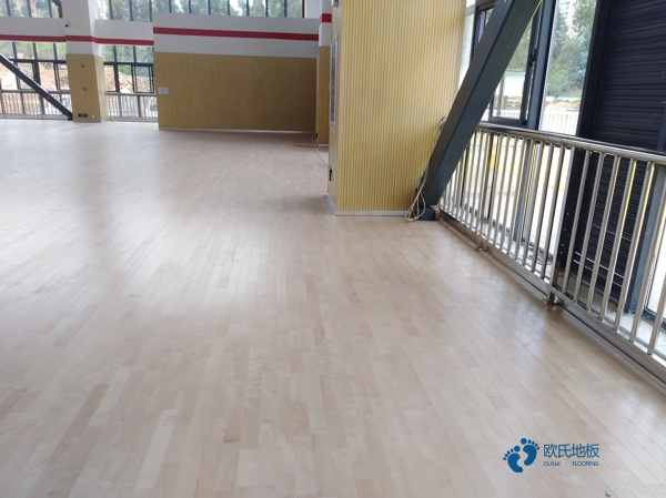 高品質體育籃球木地板價格是多少